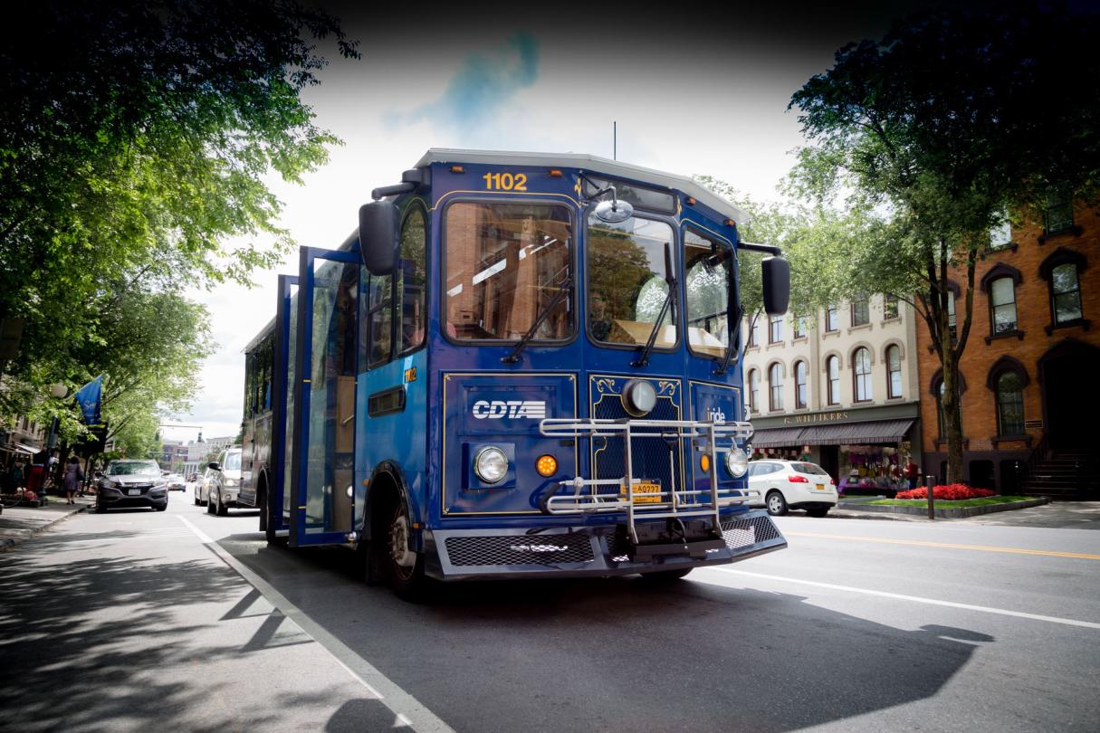 Saratoga Summer Trolley Available for Travers Weekend